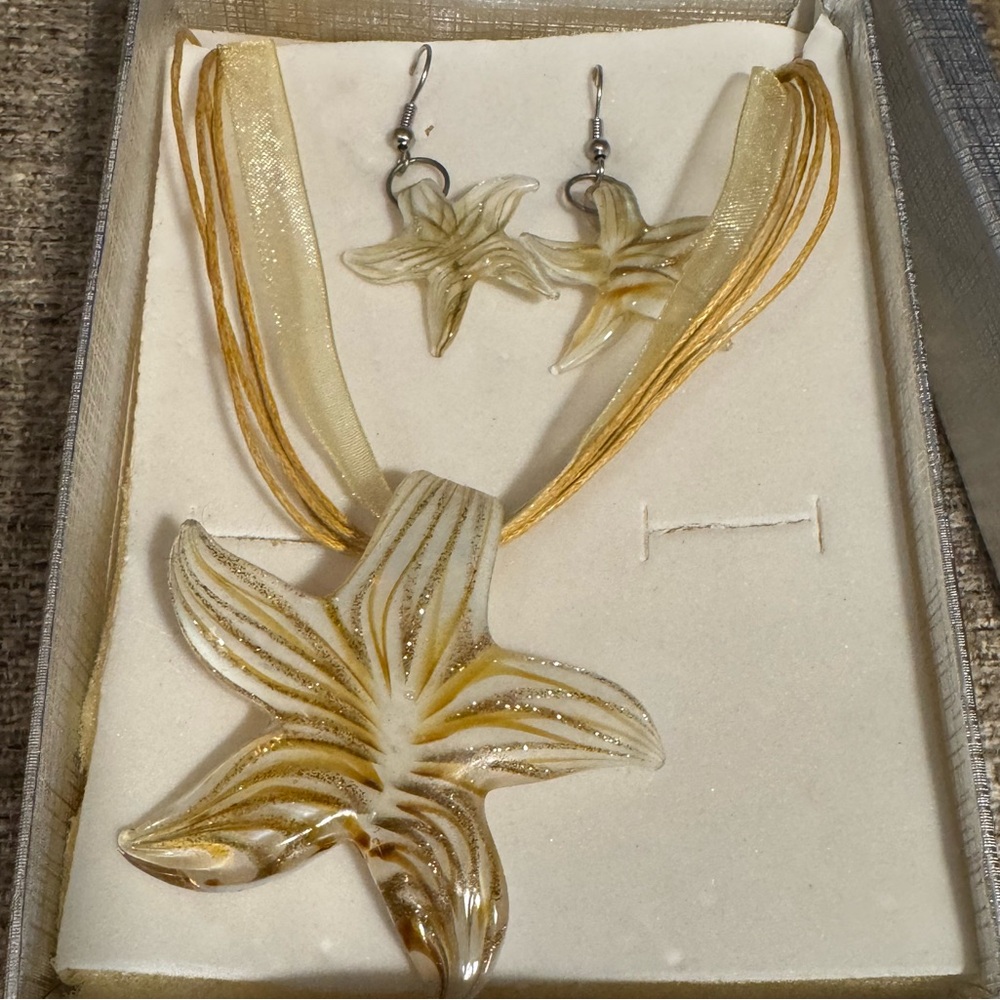 Glass Murano Style starfish, Pendant on Ribbon Necklace & Earrings Set yellow